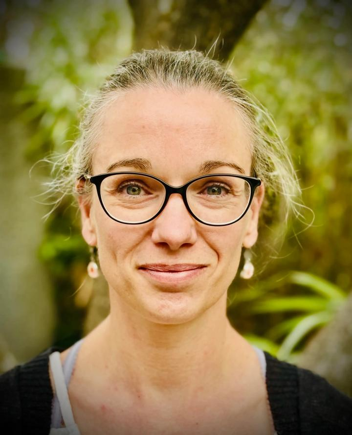 Dr Julia Fidry